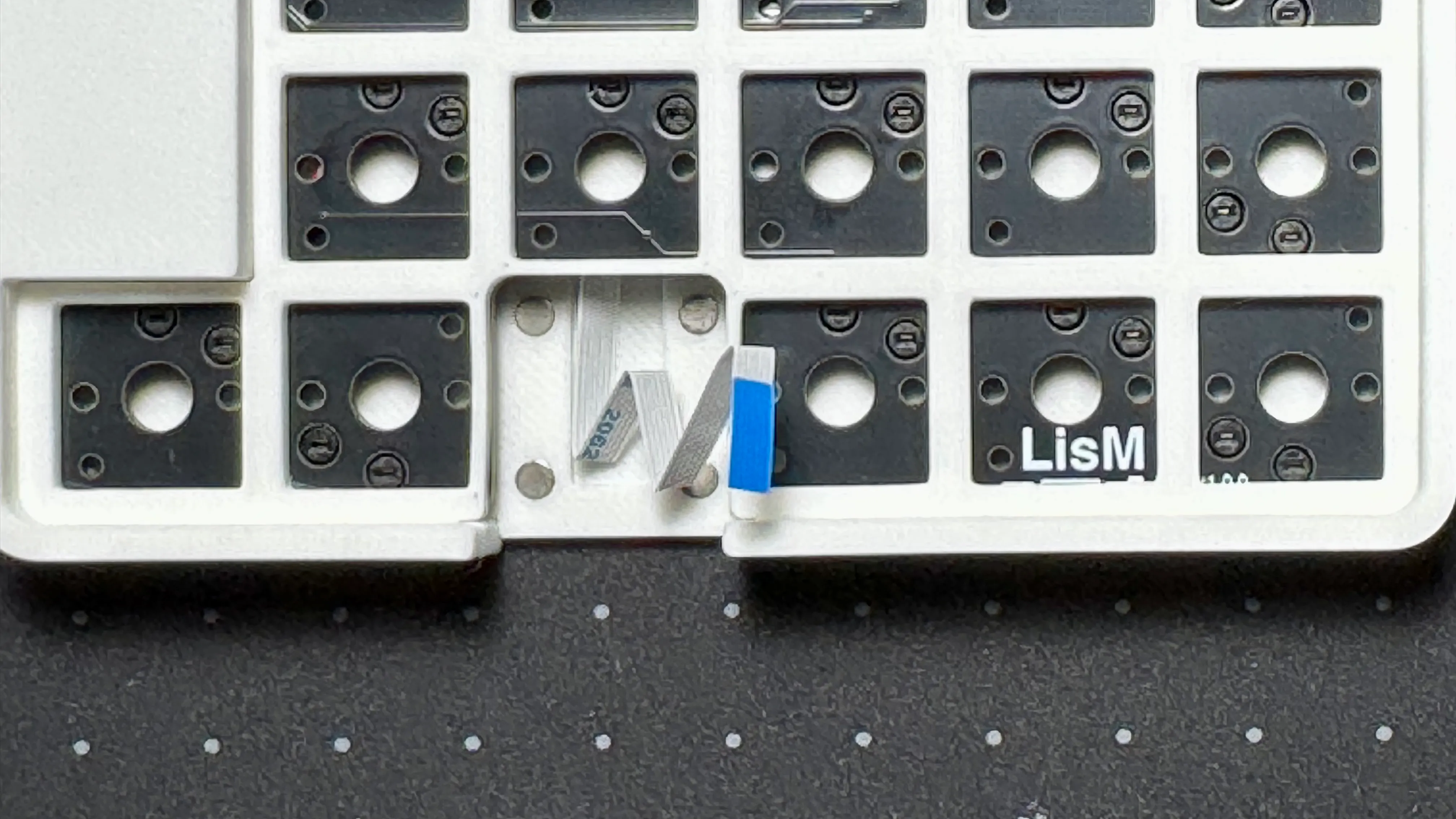 FFCケーブルの収納1